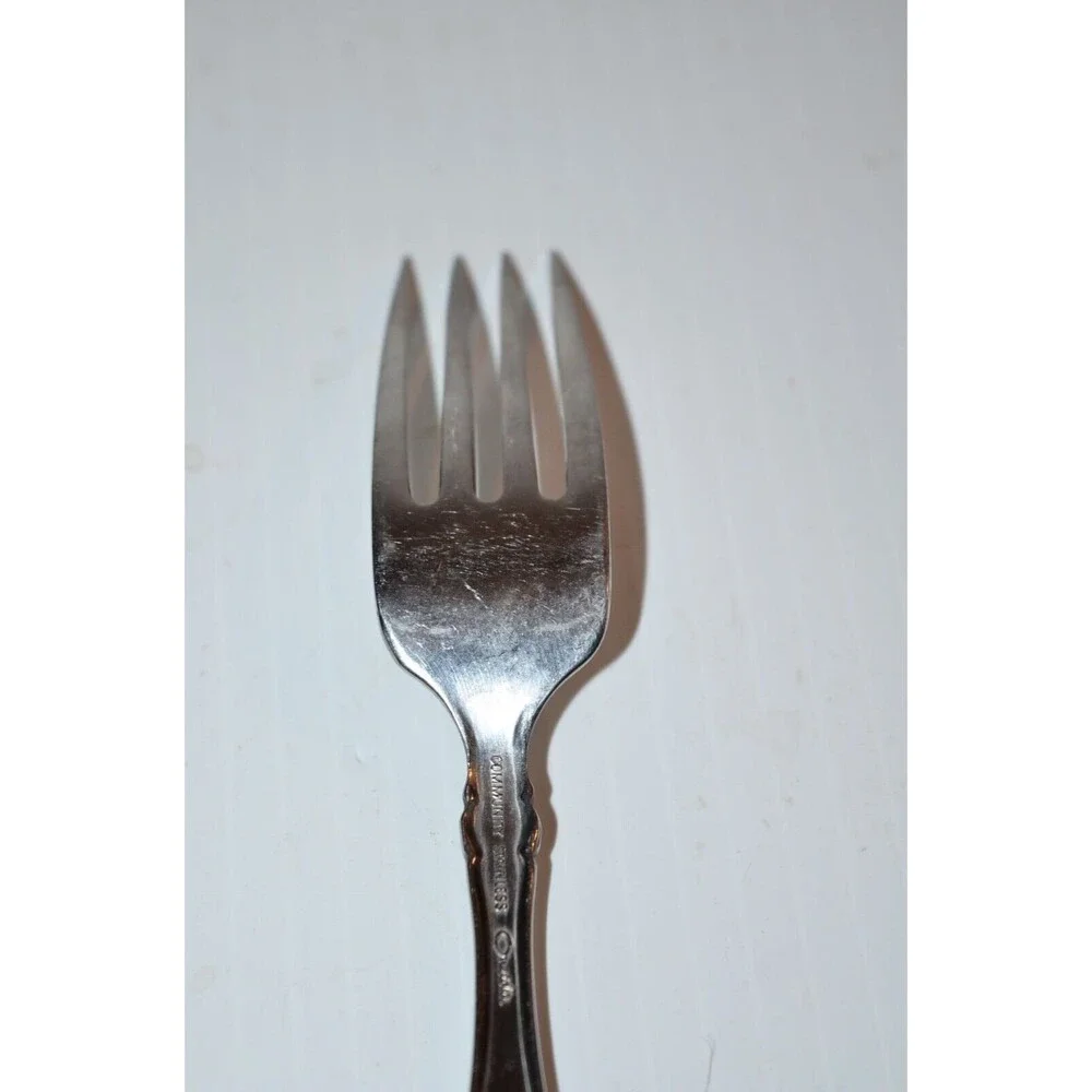 Oneida Stainless‎ Satinique Dinner Fork  7 3/8